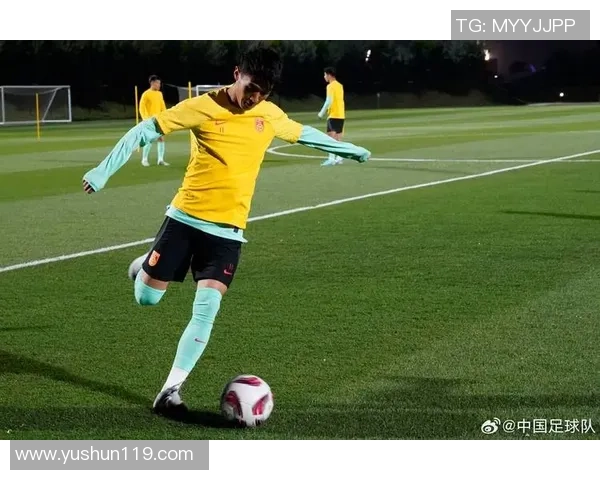 黄丽专访:从绿茵场到人生舞台的足球旅程回顾与展望